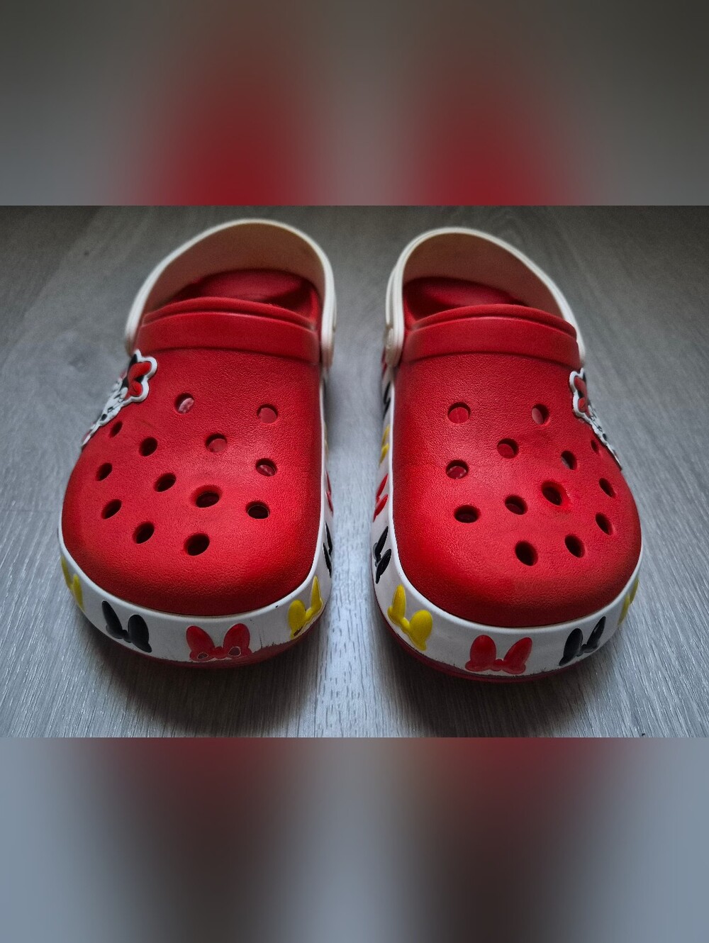 Crocs Classic Clogs Disney Minnie Mouse Big Kids Sz J2